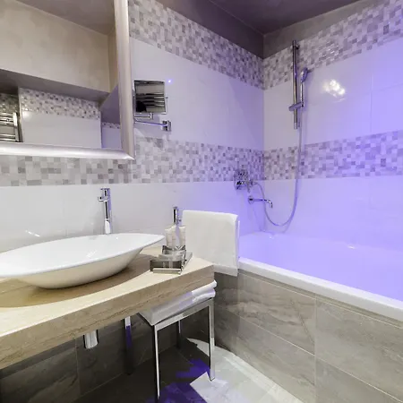 Vespasiano Hotel 4*