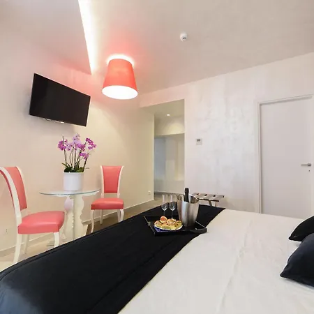 Vespasiano Hotel 4*