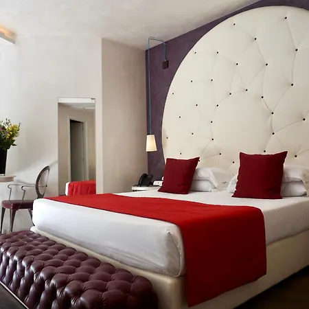 Vespasiano Hotel 4*
