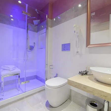 Vespasiano Otel 4*