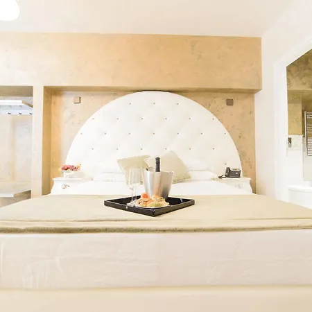 Otel Vespasiano 4*