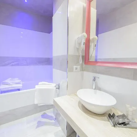 Vespasiano Otel 4*